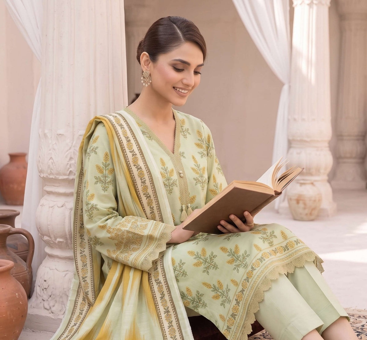 Rukh-e-Zeba Digital Khaddar Bold Print DZN-007