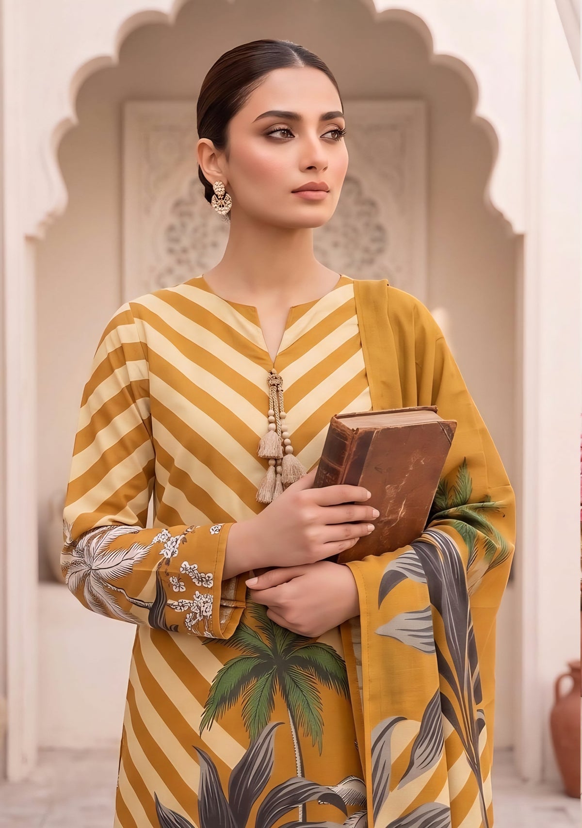 Rukh-e-Zeba Digital Khaddar Bold Print DZN-006